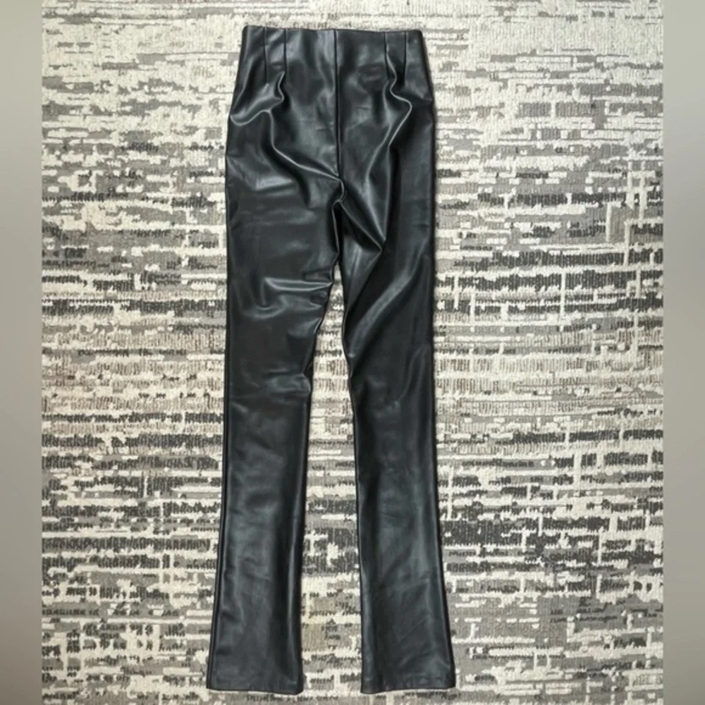 Zara Black Highrise Flared Faux Leather Leggings Size Small - Picture 6 of 11